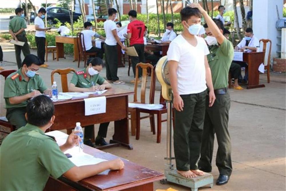 Quy định mới nhất về tiêu chuẩn sức khỏe đặc thù và khám sức khỏe đối với lực lượng Công an nhân dân